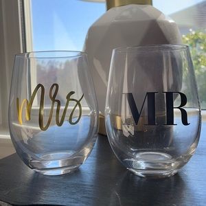 NWT Mr & Mrs stemless wine glasses